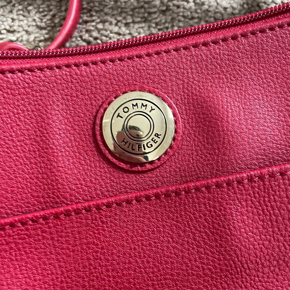 DONATED Red Tommy Hilfiger Purse - Picture 2 of 7